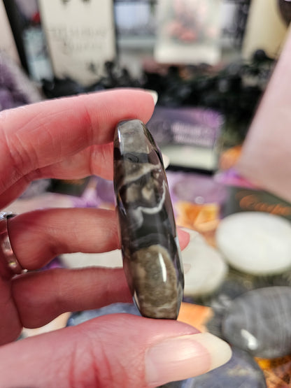 Volcanic Agate Palmstone