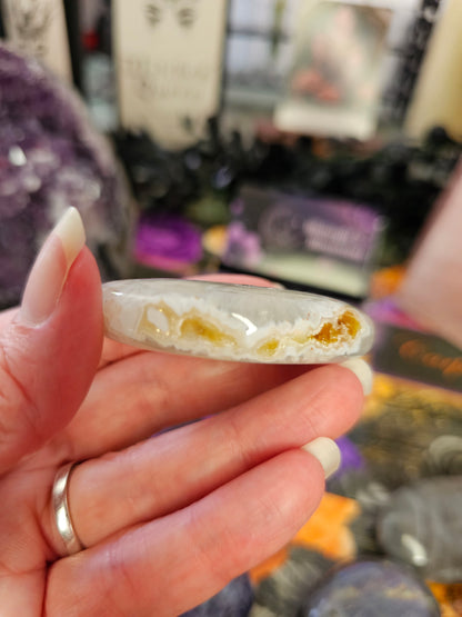 Flower Agate Palmstone