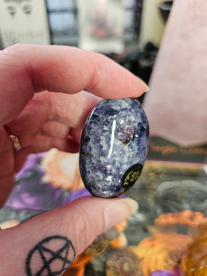 Bloodshot Iolite Palmstone